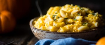 Smoky Pumpkin Greek Yogurt Mac and Cheese in a bowl