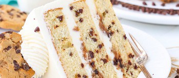 Milk & Cookies Cake slice