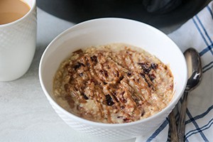 Slow Cooker Peanut Butter & Jelly Oatmeal