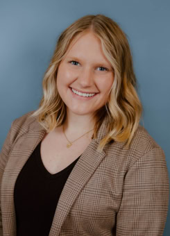 Headshot of Madelyn Topp Alten, Farmer Communications Manager at American Dairy Association Mideast
